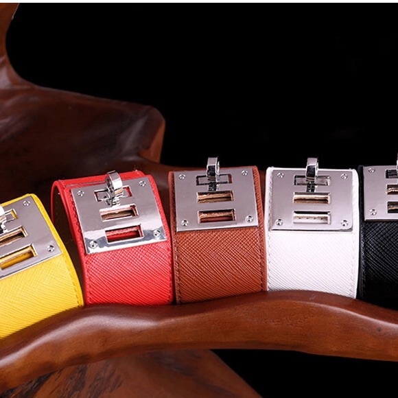 Wide Bracelet - Picture 4 of 5